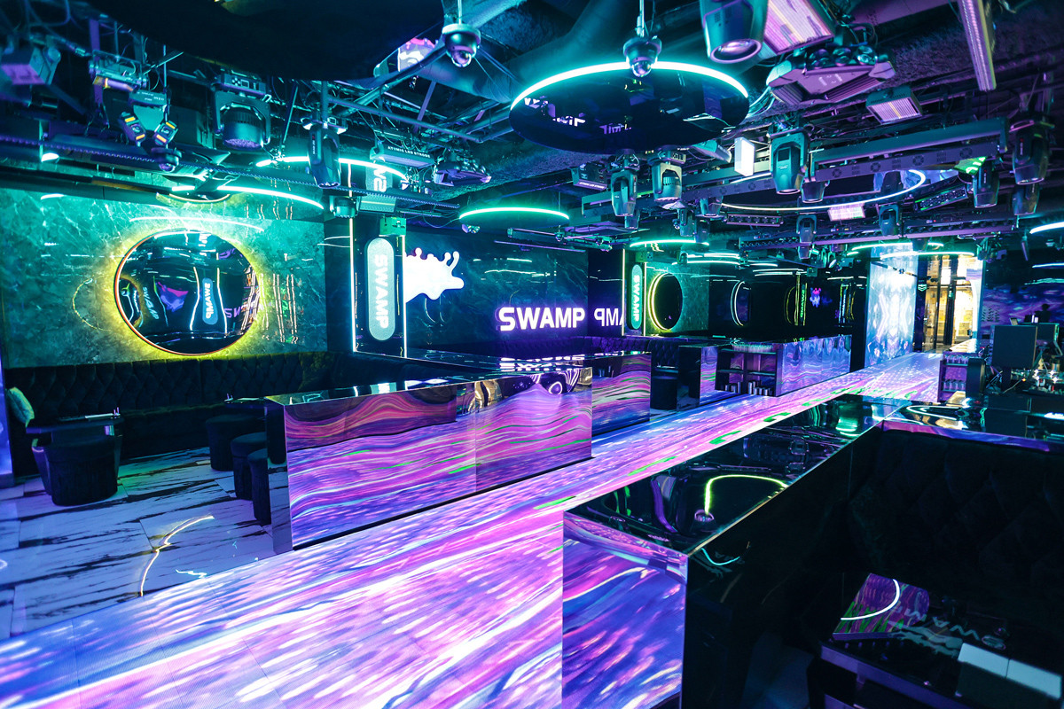大阪ミナミホストクラブ SWAMP 店内写真
